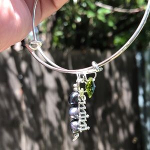 Handmade✋Gemini pearl crystal charm bangle bracelet